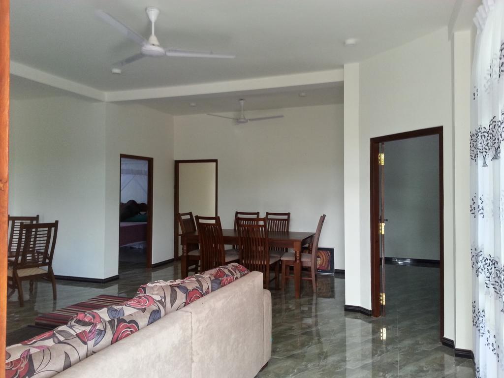 Coral Palm Villa And Apartment Unawatuna Rum bild