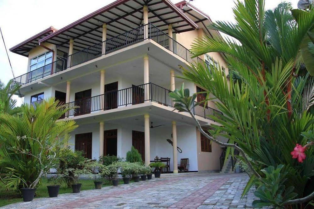Coral Palm Villa And Apartment Unawatuna Exteriör bild
